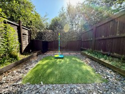 Castell Llwyd, Ystrad Mynach, CF82