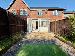 Castell Llwyd, Ystrad Mynach, CF82