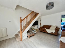 Castell Llwyd, Ystrad Mynach, CF82