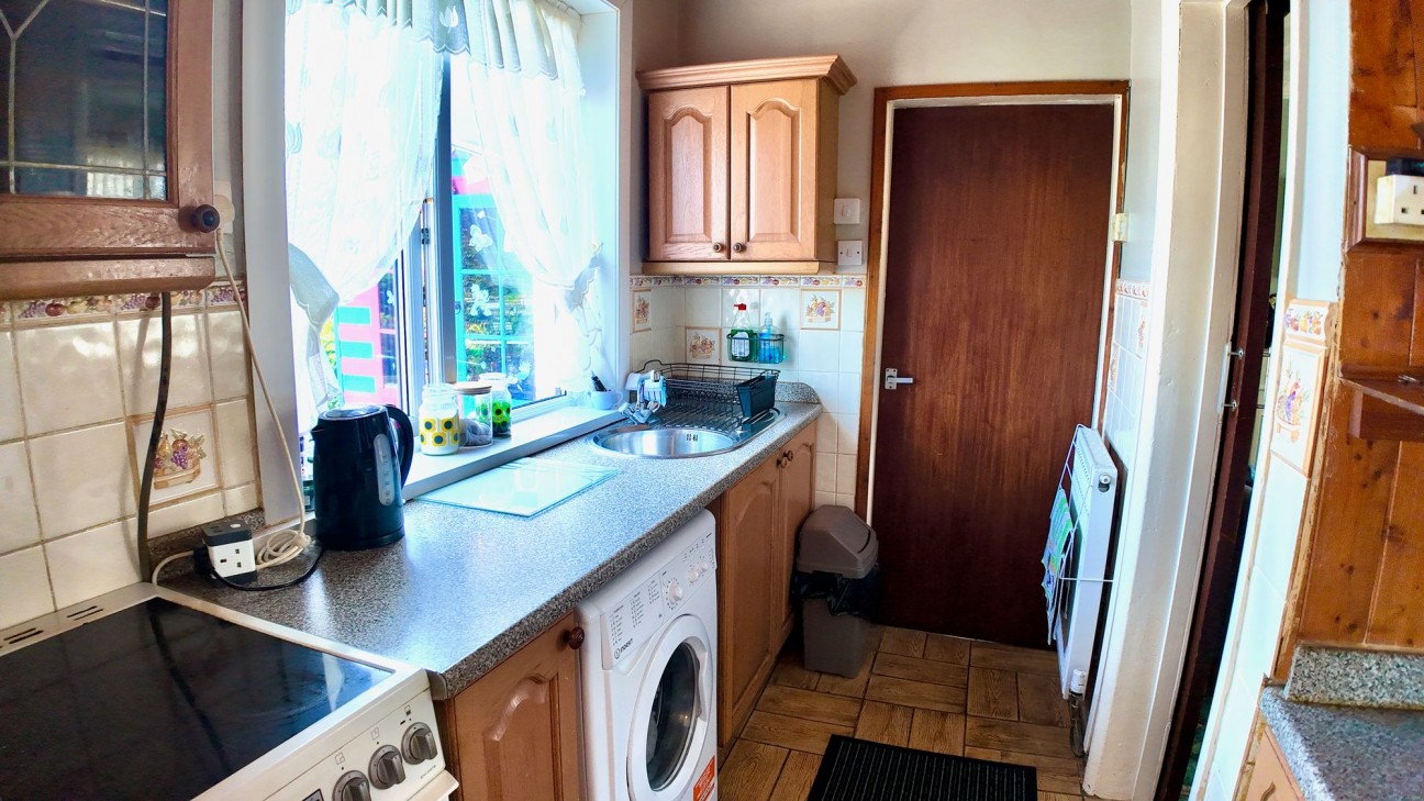 Fflorens Road, Newbridge, NP11