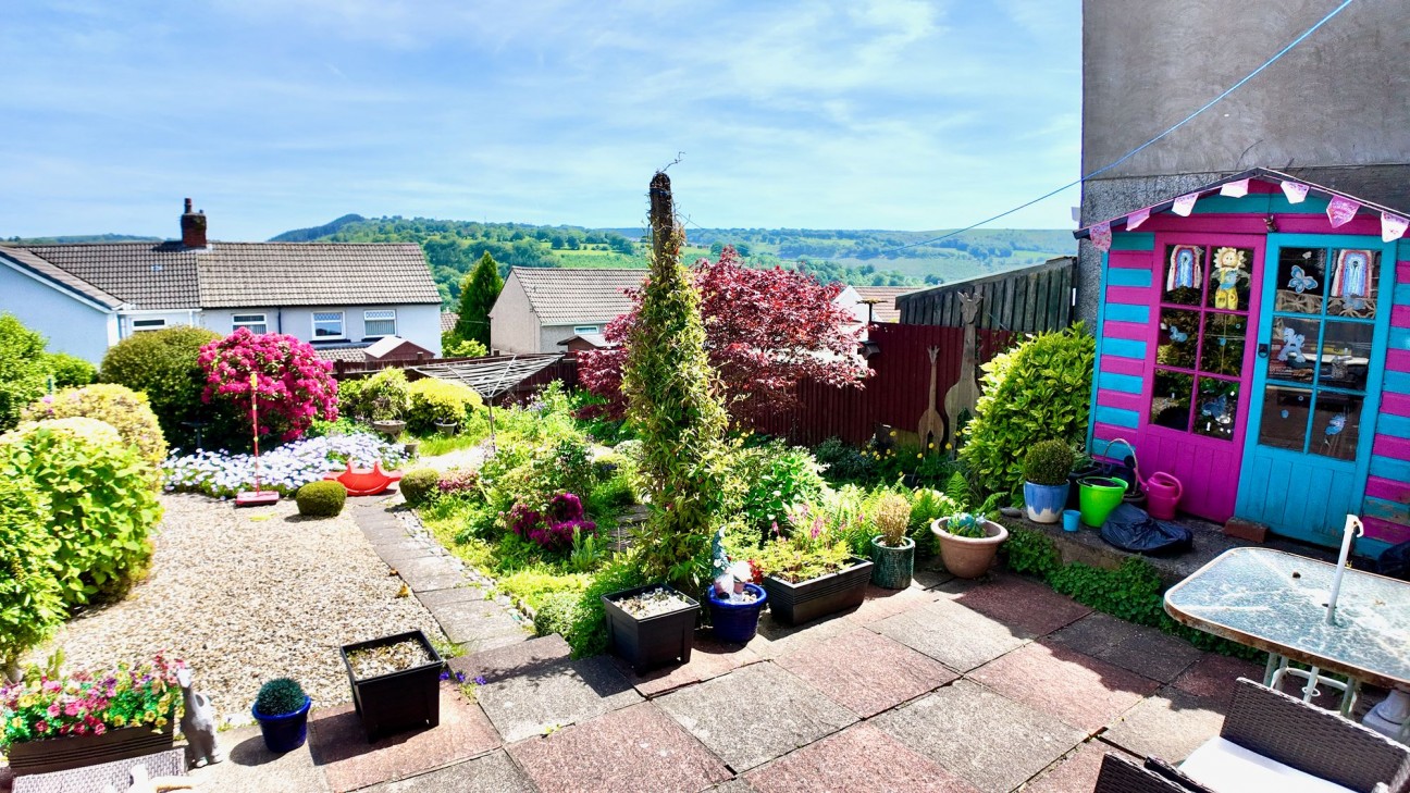 Fflorens Road, Newbridge, NP11