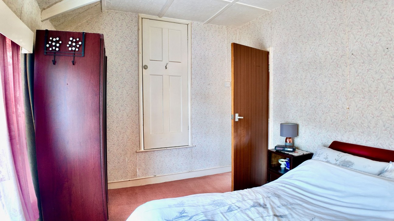 Fflorens Road, Newbridge, NP11