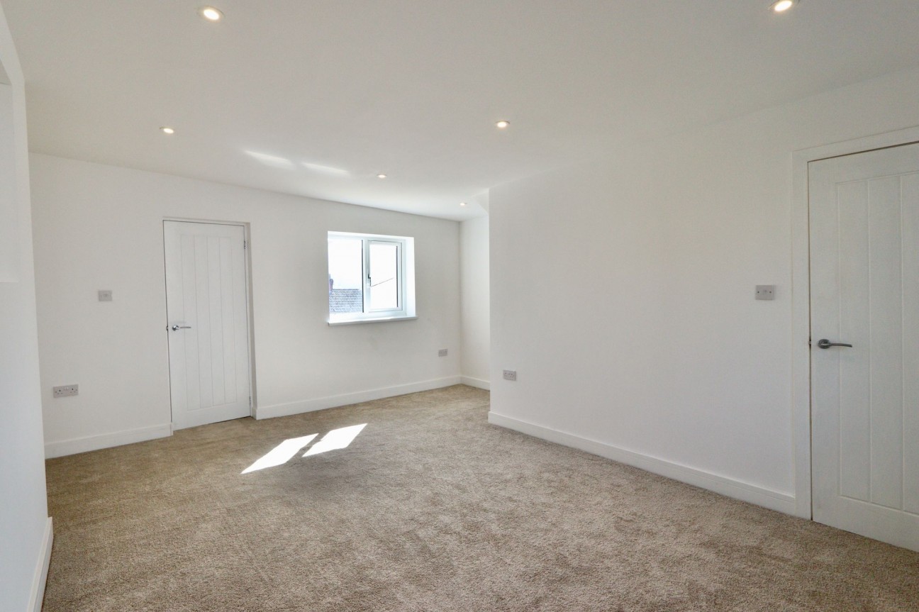 Fflorens Road, Newbridge, NP11