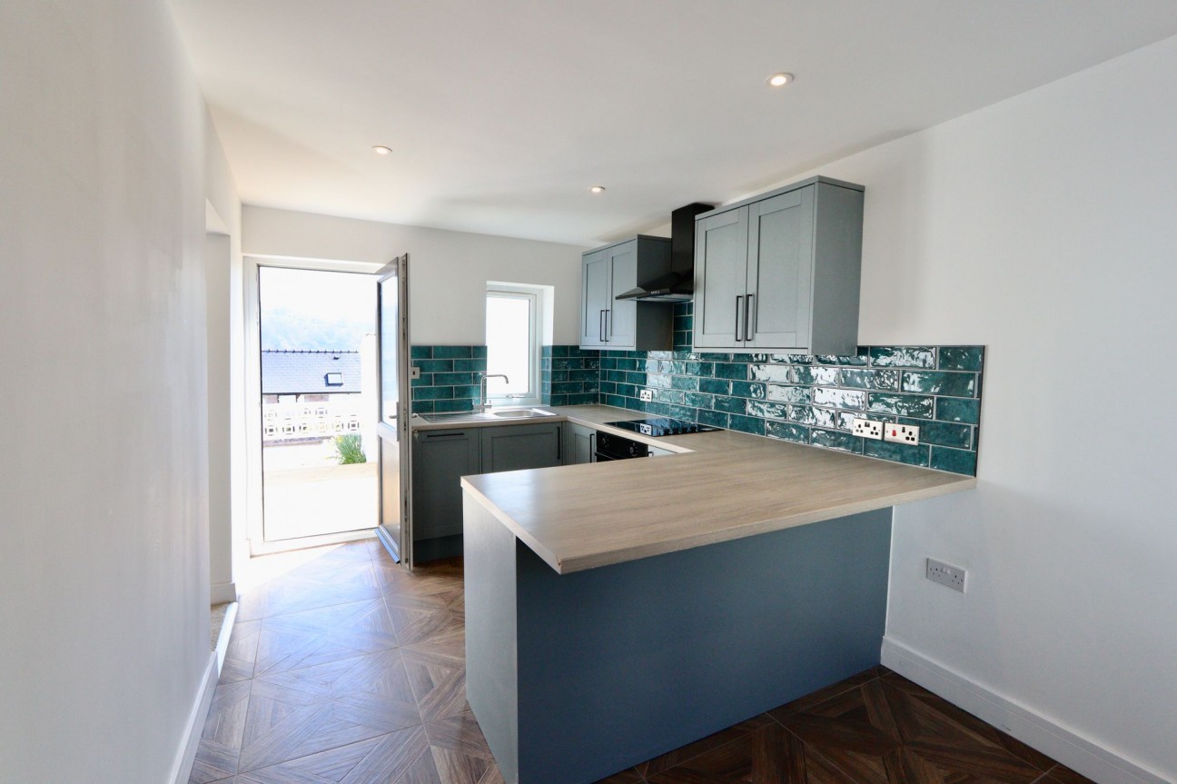 Fflorens Road, Newbridge, NP11