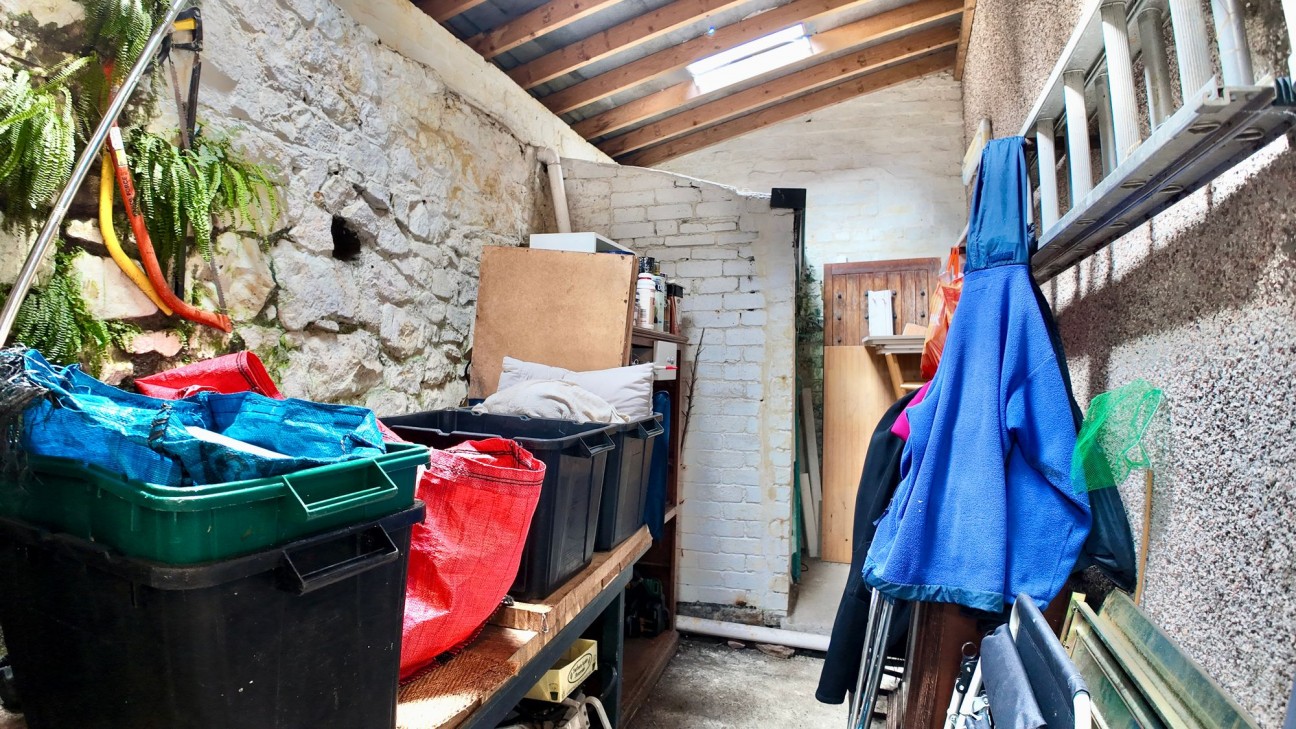 Manor Way, Abersychan, NP4