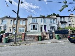 Banalog Terrace, Hollybush, NP12