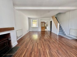 Banalog Terrace, Hollybush, NP12