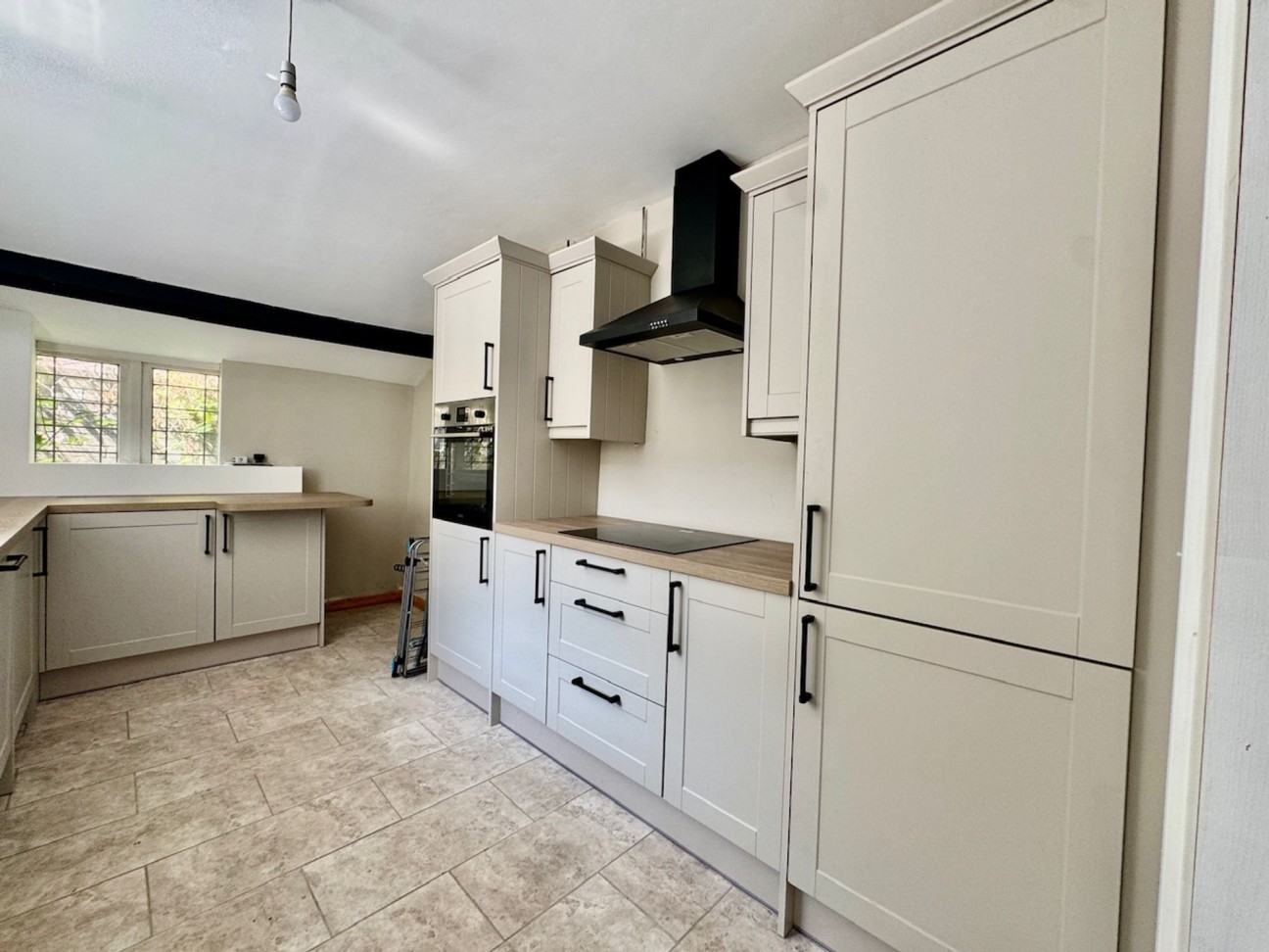 Banalog Terrace, Hollybush, NP12