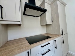 Banalog Terrace, Hollybush, NP12