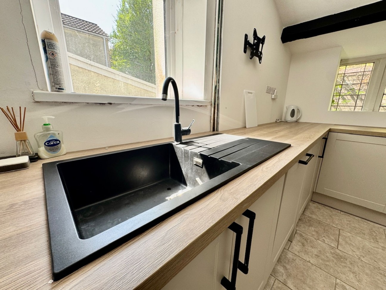 Banalog Terrace, Hollybush, NP12