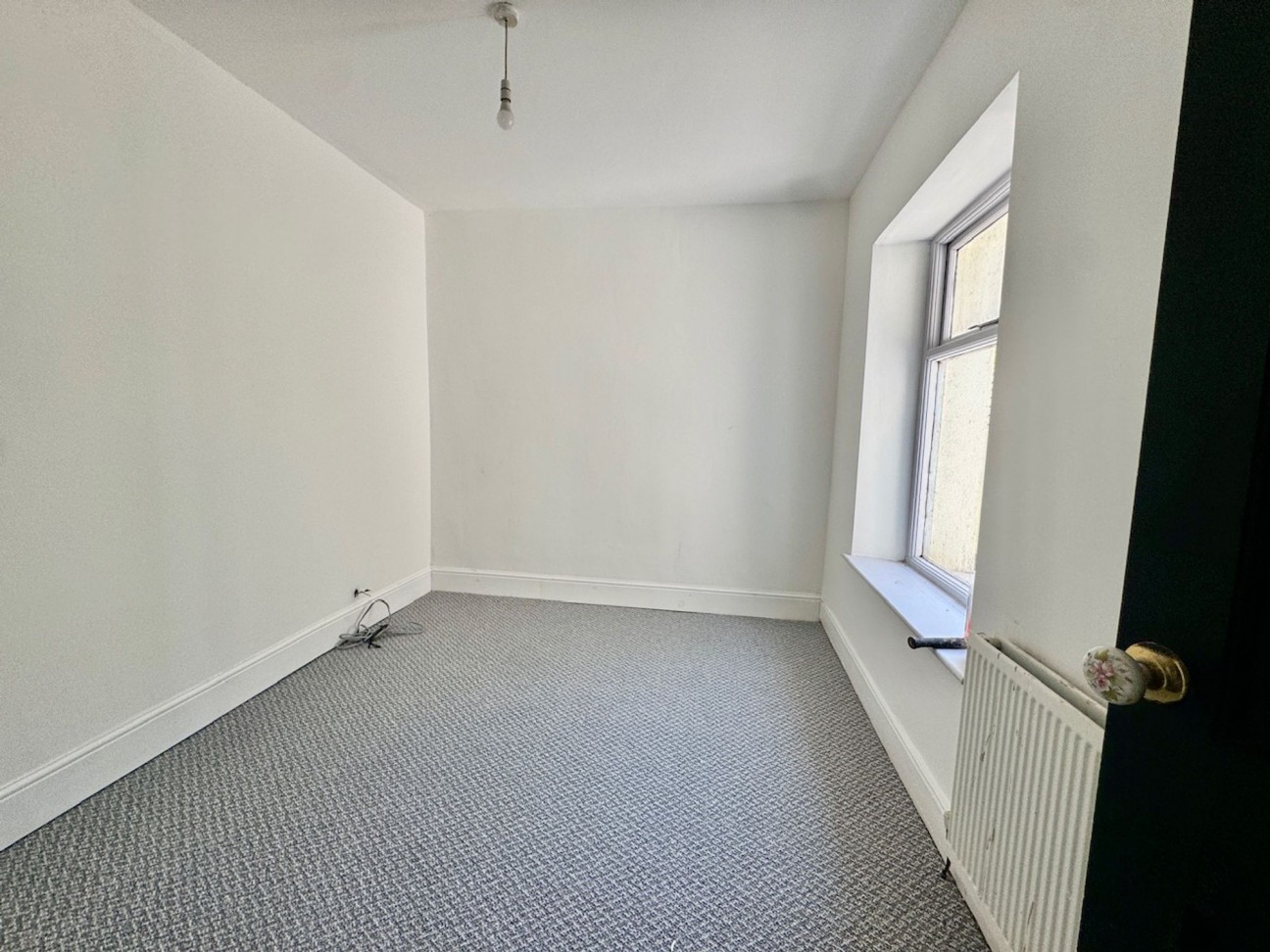 Banalog Terrace, Hollybush, NP12