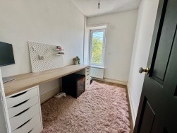 Banalog Terrace, Hollybush, NP12