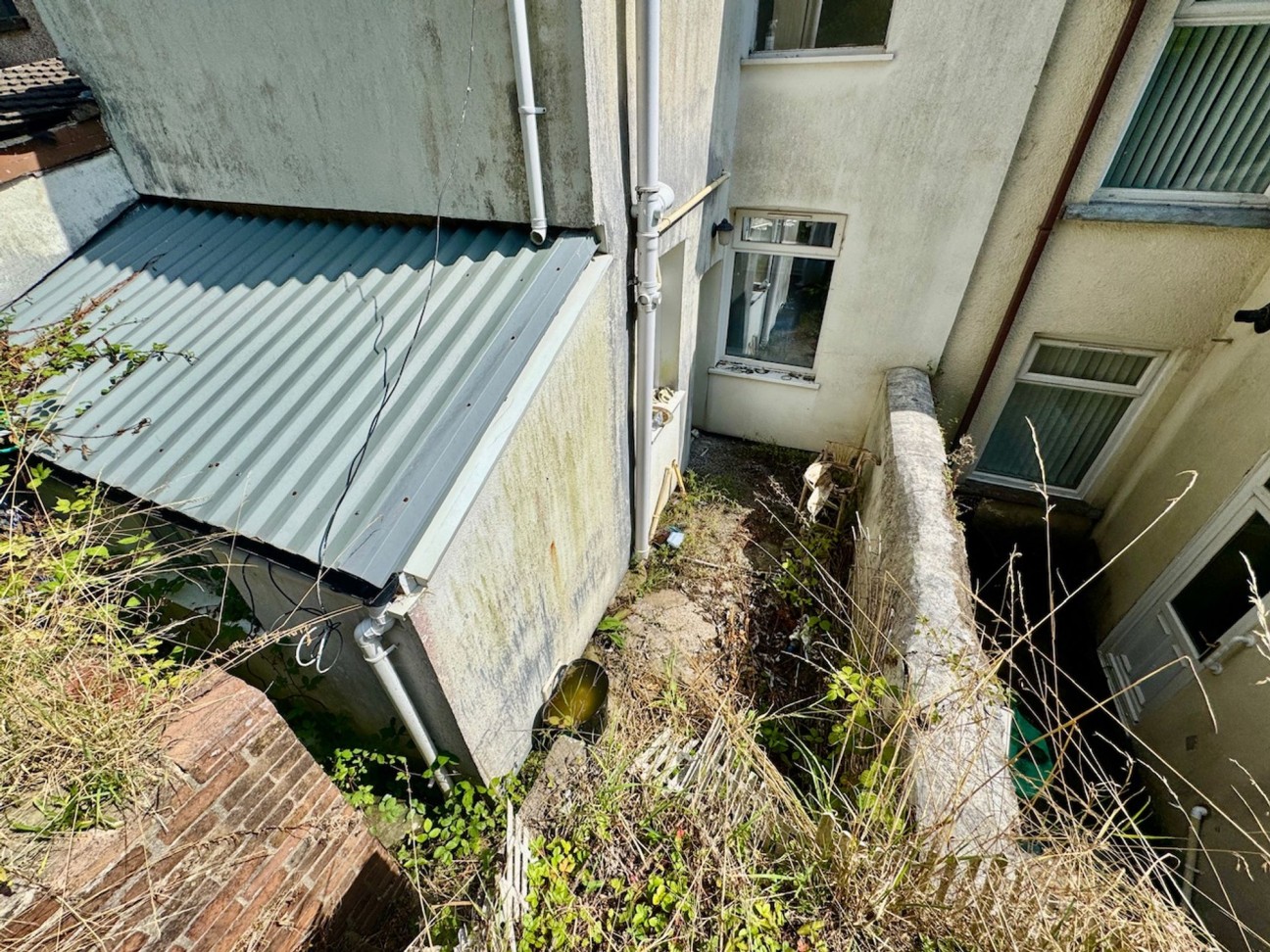 Banalog Terrace, Hollybush, NP12