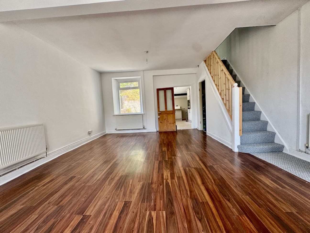 Banalog Terrace, Hollybush, NP12