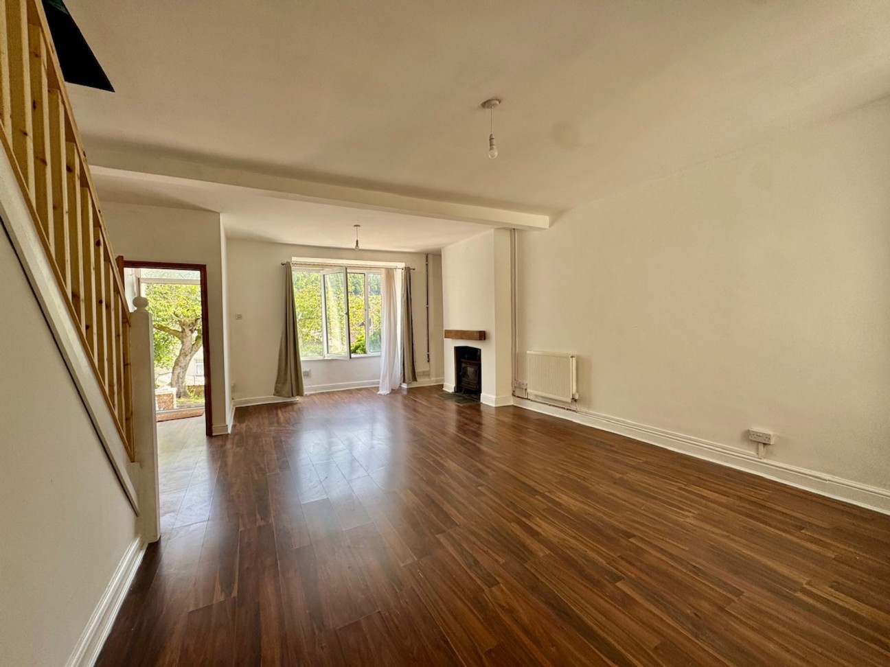 Banalog Terrace, Hollybush, NP12