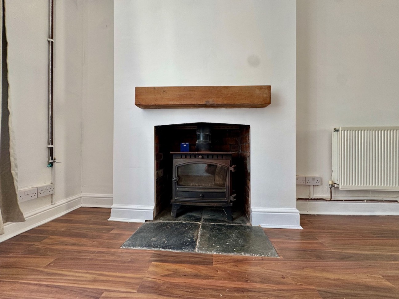 Banalog Terrace, Hollybush, NP12