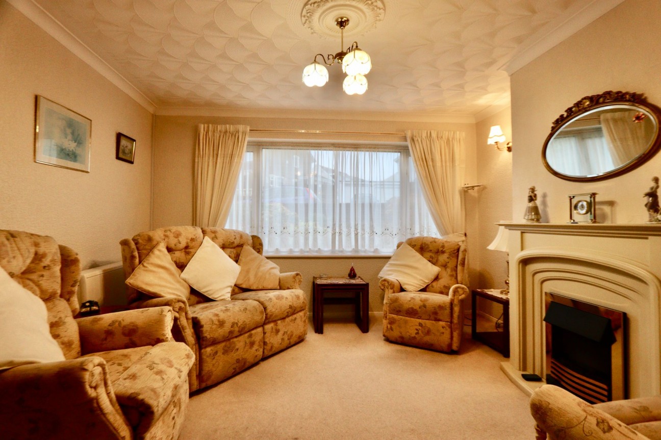 Forest Hill, Pontllanfraith, NP12