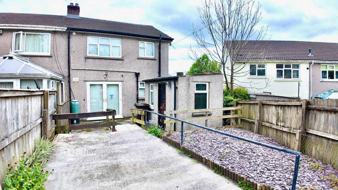 Highmead, Pontllanfraith, NP12