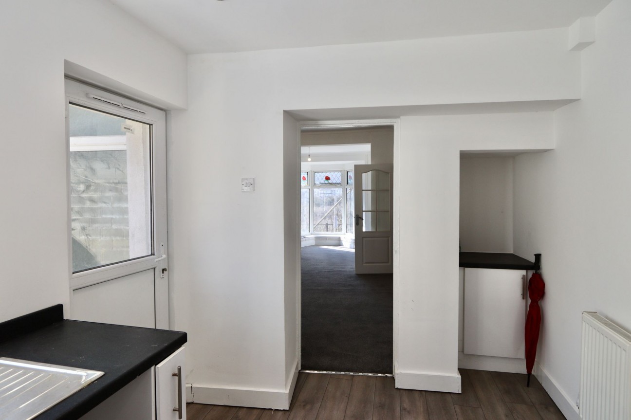 Queens Road, Elliots Town, NP24