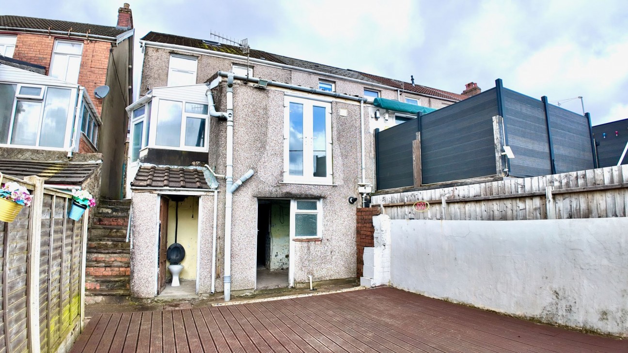 Greenfield, Newbridge, NP11