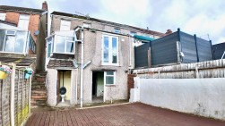 Greenfield, Newbridge, NP11