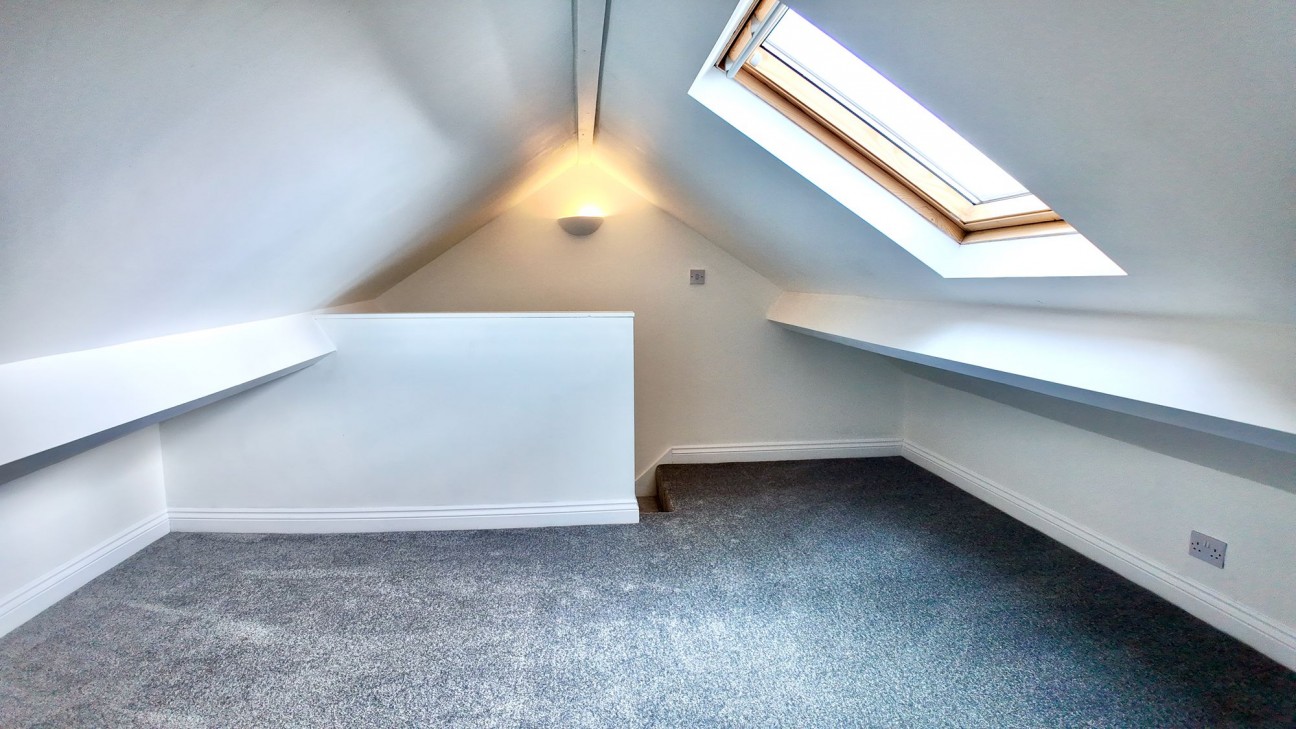 Greenfield, Newbridge, NP11