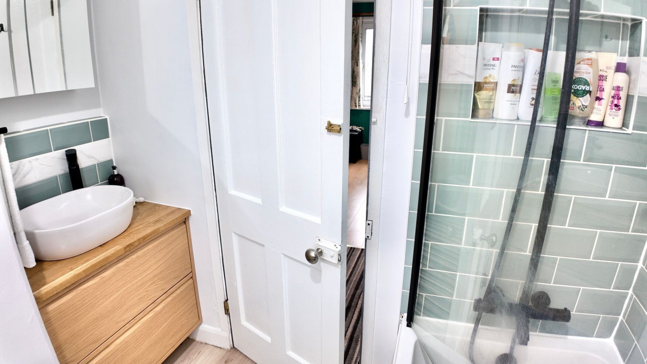 The Avenue, Wyllie, NP12