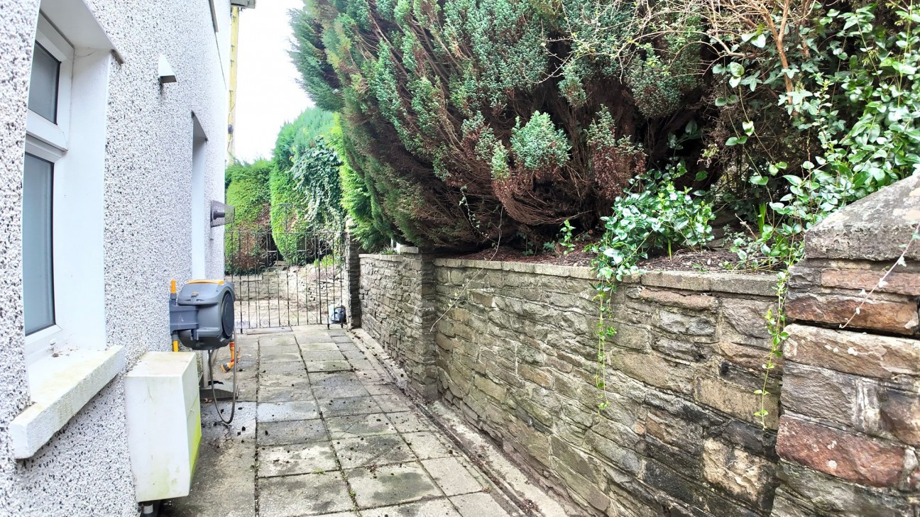 The Avenue, Wyllie, NP12