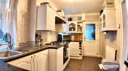 The Avenue, Wyllie, NP12