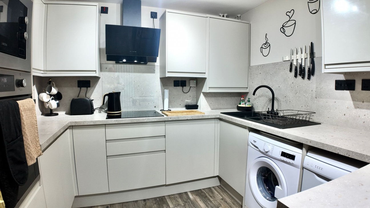 Elmwood Grove, Georgetown, NP22