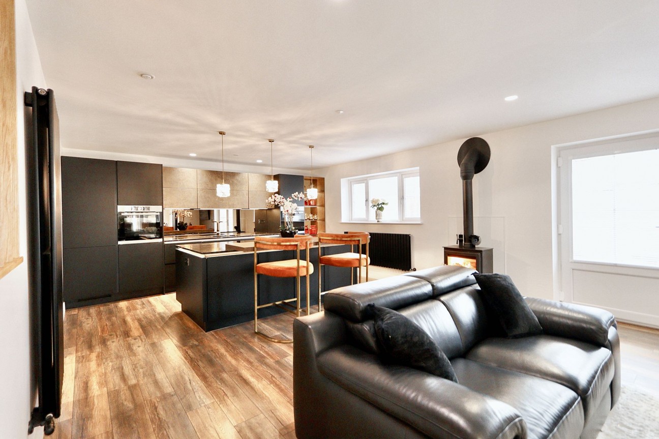 Heol-Y-Bedw-Hirion, Markham, NP12