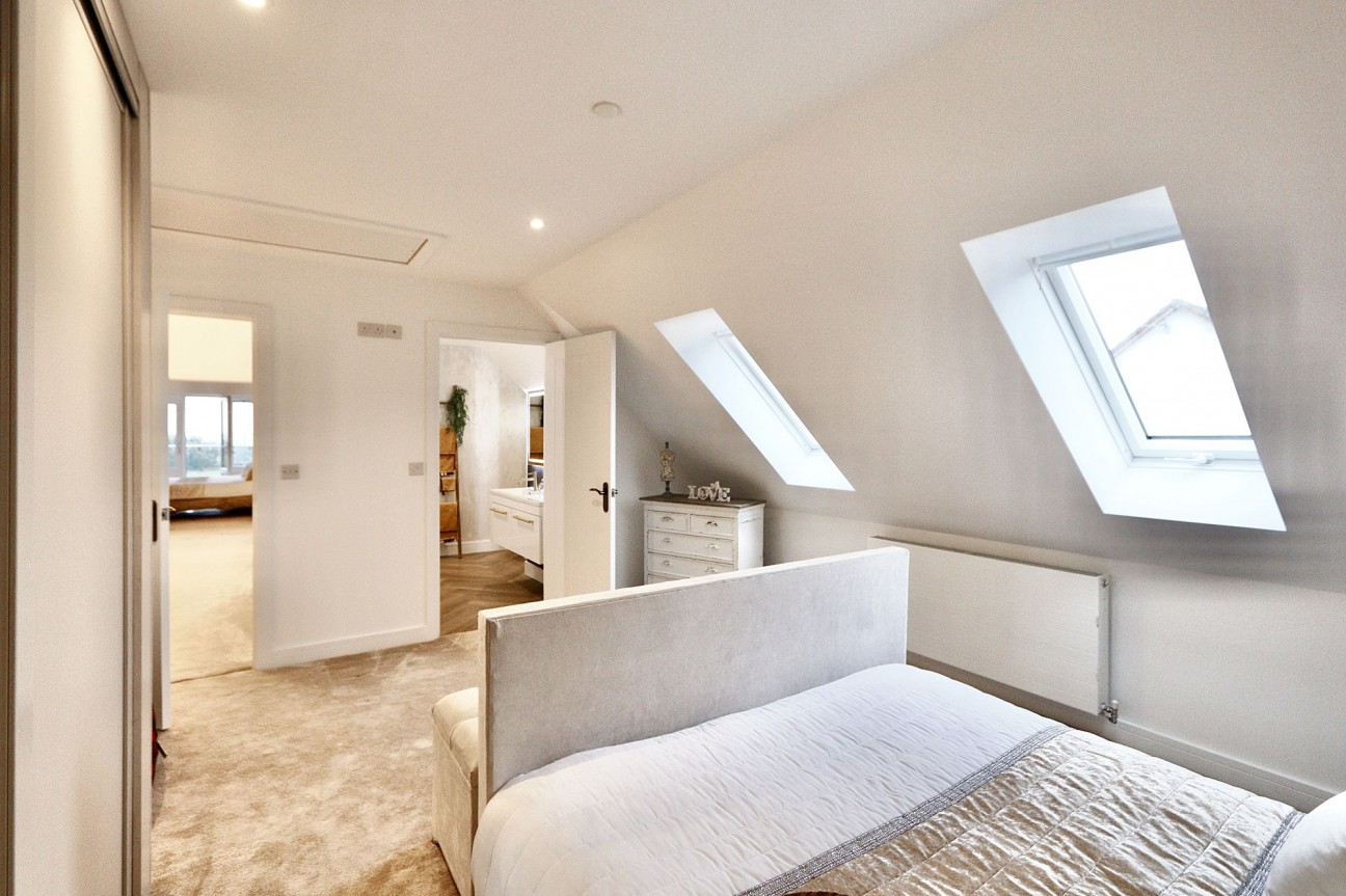 Heol-Y-Bedw-Hirion, Markham, NP12