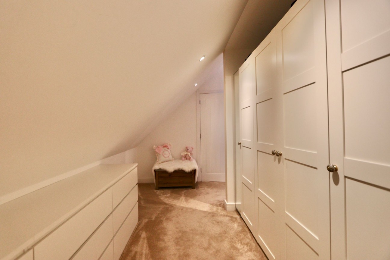Heol-Y-Bedw-Hirion, Markham, NP12