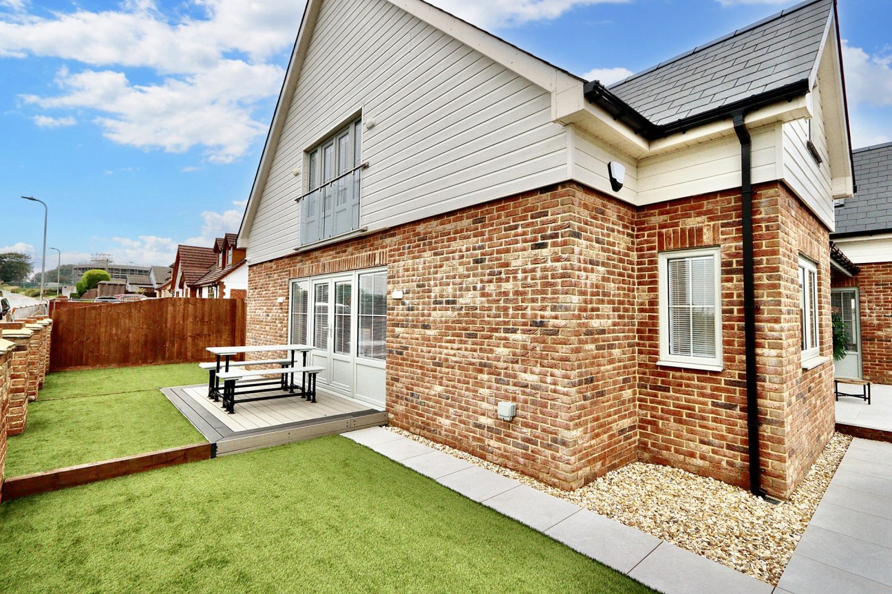 Heol-Y-Bedw-Hirion, Markham, NP12