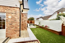Heol-Y-Bedw-Hirion, Markham, NP12