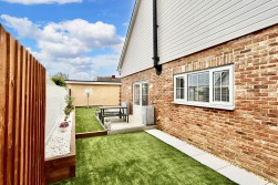 Heol-Y-Bedw-Hirion, Markham, NP12