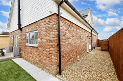 Heol-Y-Bedw-Hirion, Markham, NP12