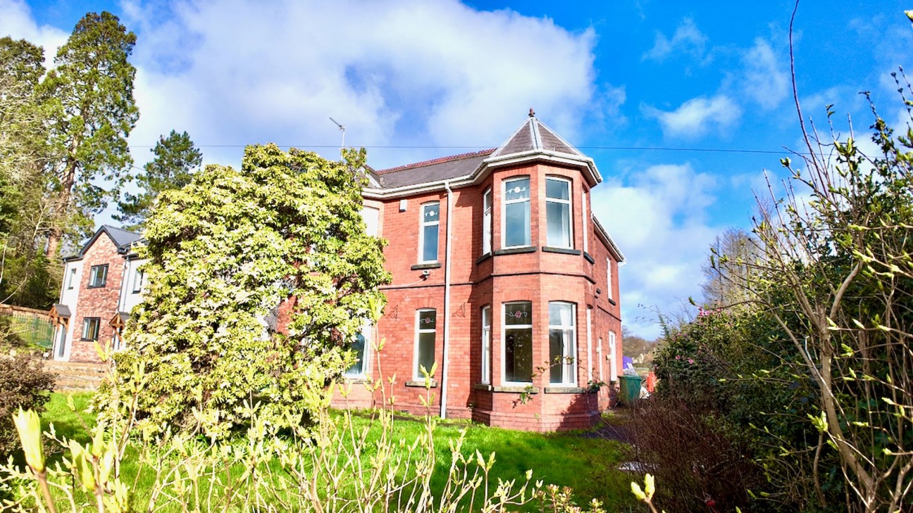 Five Locks Road, Pontnewydd, NP44