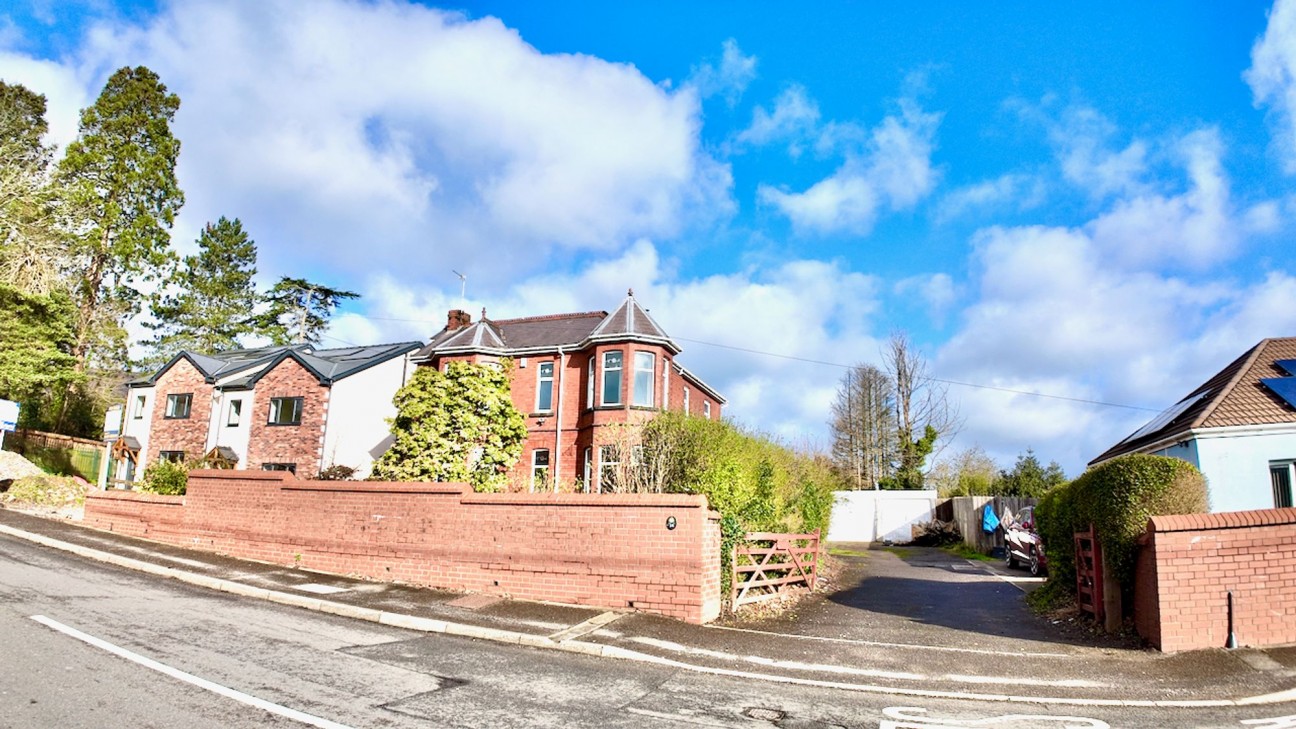 Five Locks Road, Pontnewydd, NP44