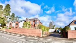 Five Locks Road, Pontnewydd, NP44