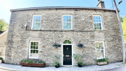 Railway Terrace, Hollybush, NP12