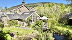 Railway Terrace, Hollybush, NP12