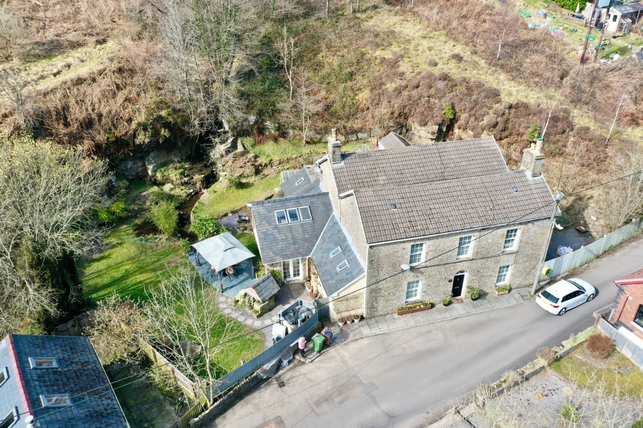 Railway Terrace, Hollybush, NP12