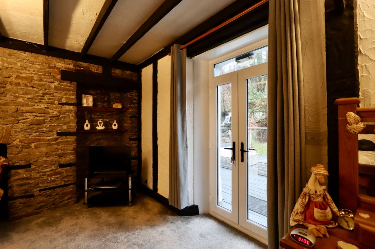 Railway Terrace, Hollybush, NP12