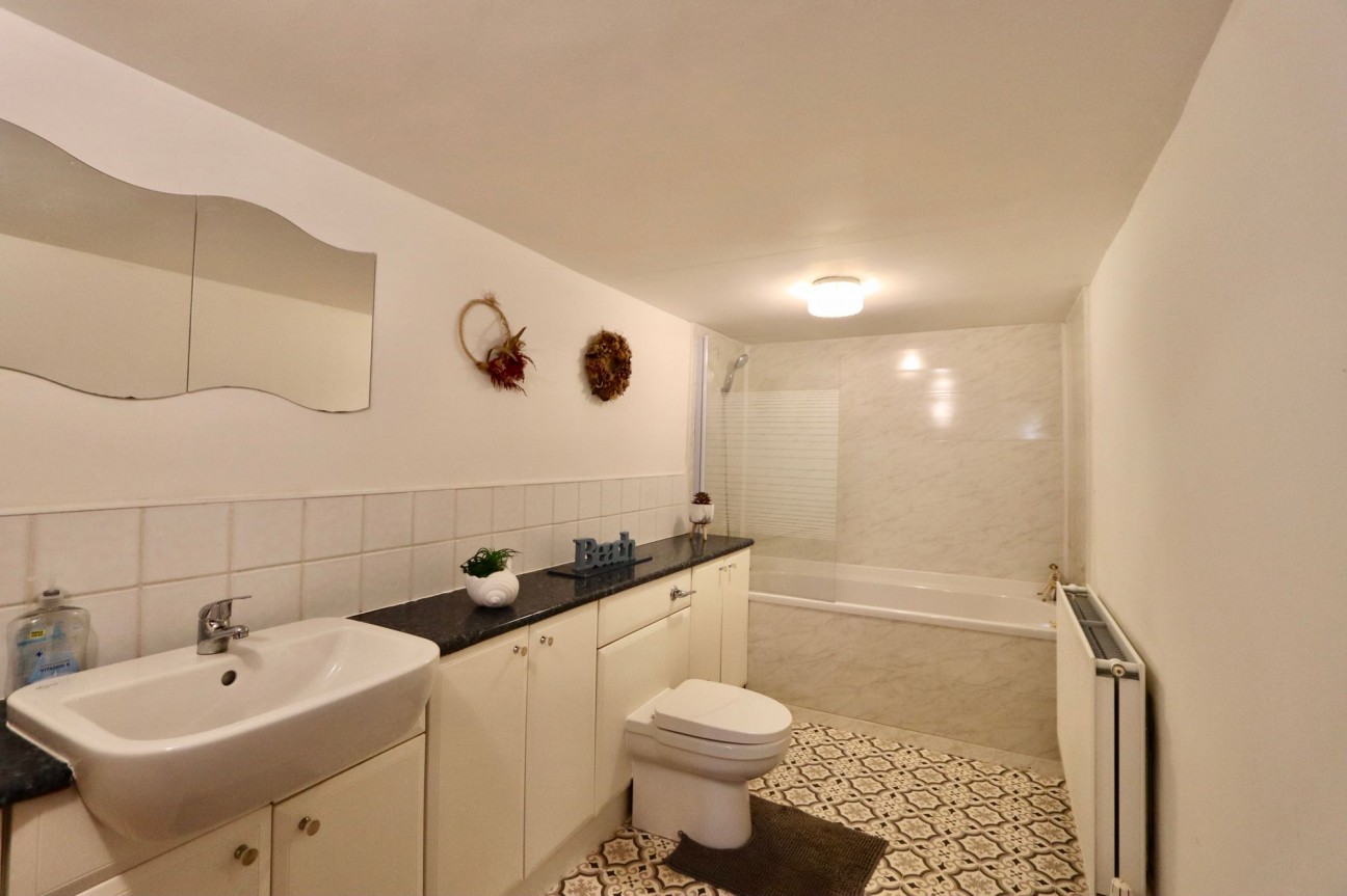 Railway Terrace, Hollybush, NP12