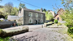 Railway Terrace, Hollybush, NP12