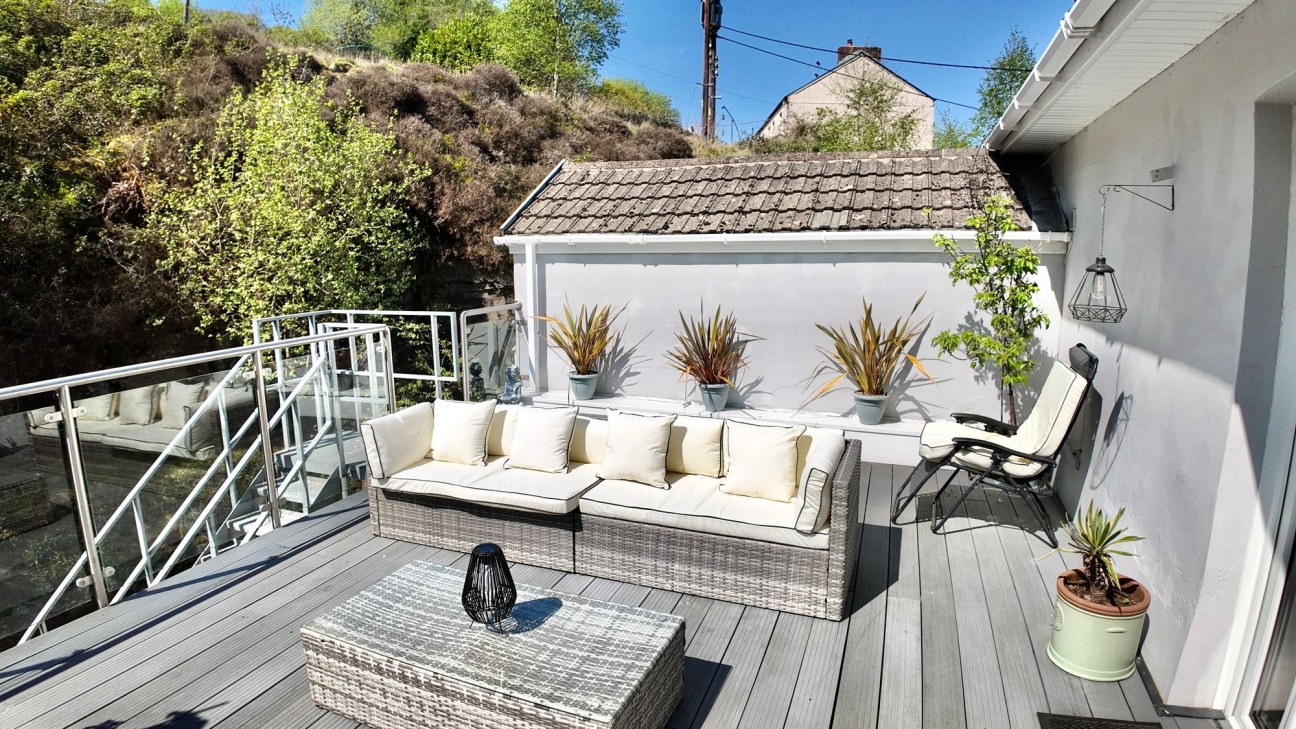 Railway Terrace, Hollybush, NP12