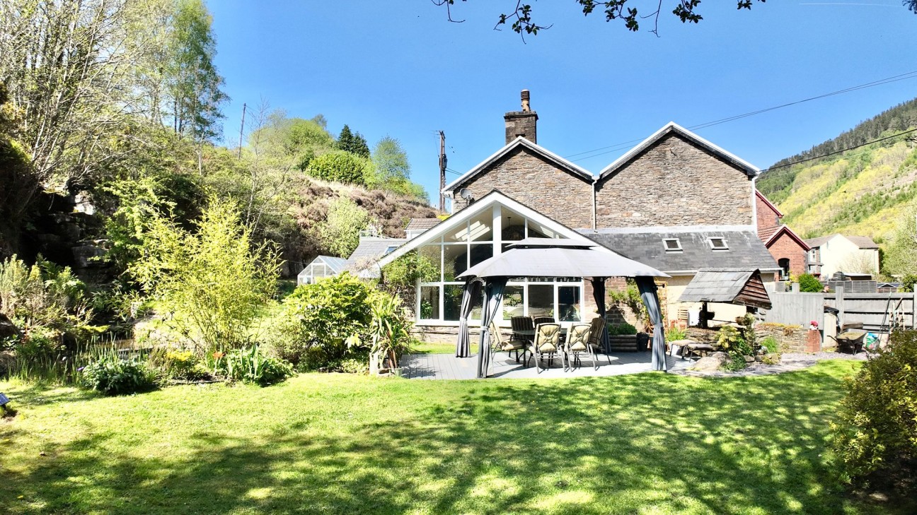 Railway Terrace, Hollybush, NP12