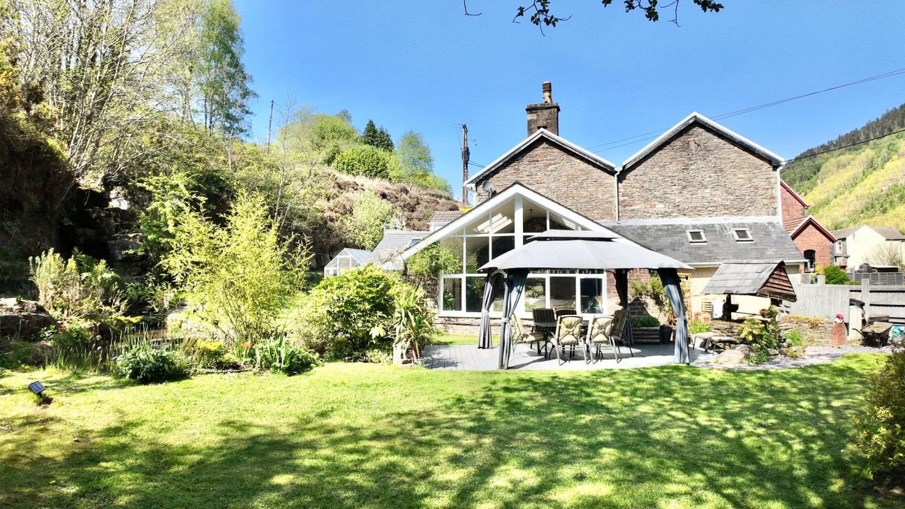 Railway Terrace, Hollybush, NP12