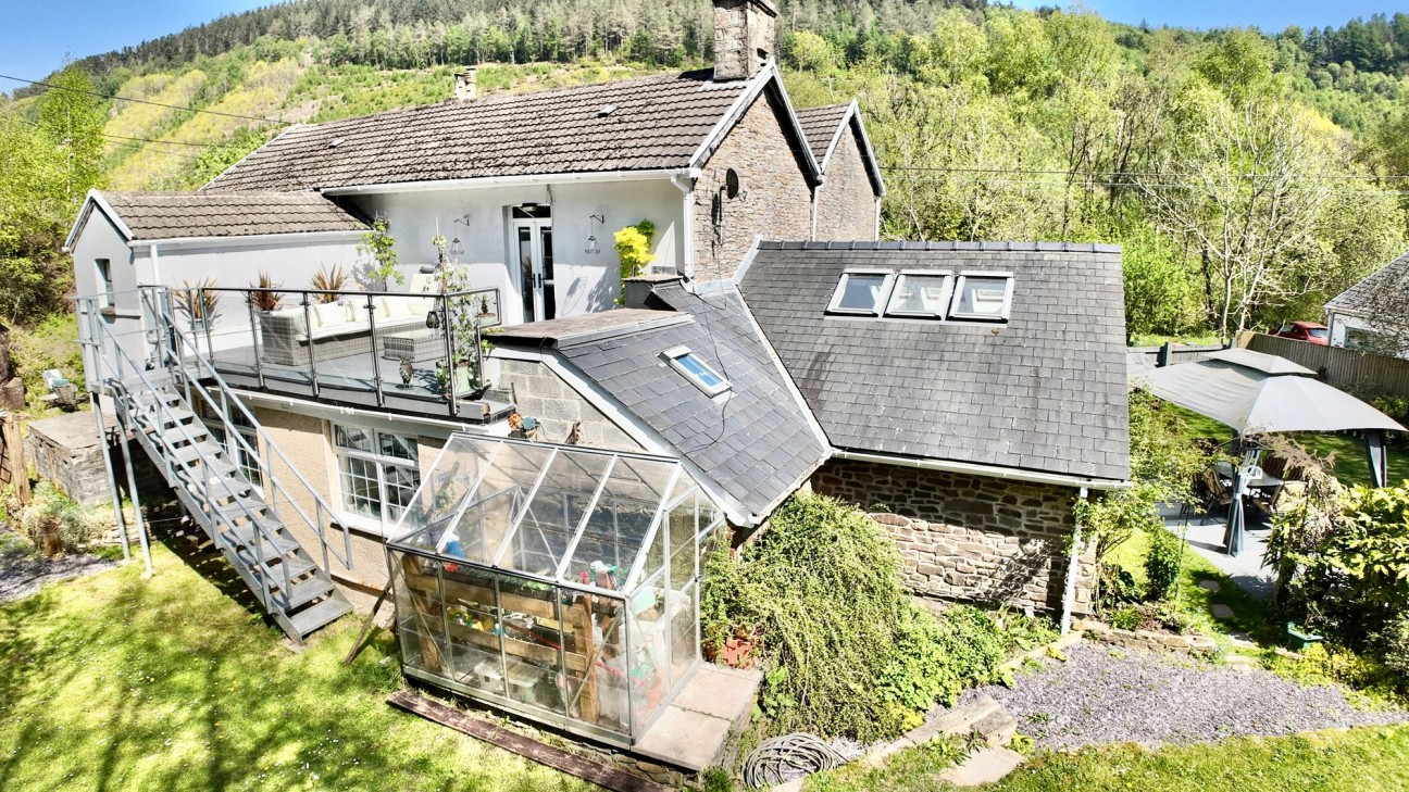 Railway Terrace, Hollybush, NP12